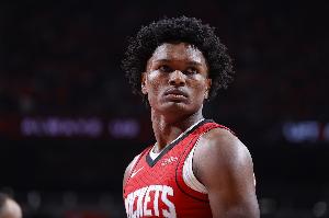 阿门：对方不可能总放空我们 我们除了亚当斯都能投三分