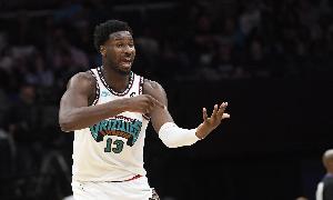 受犯规困扰！小贾伦-杰克逊15中8拿到20分9板 有5犯规