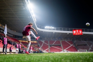 太阳报：厄德高虽然受伤仍有可能入选挪威队，他希望帮助球队