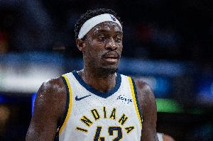 攻守兼备！西亚卡姆半场11中5砍全队最高14分外加3断 罚球4中3