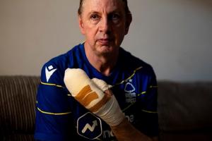 好人有好报！森林球迷见义勇为被砍七刀，俱乐部官方捐款1万英镑