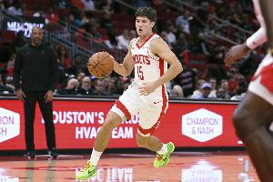 攻防建功！谢泼德抢断推反击 助攻奥科吉双手暴扣